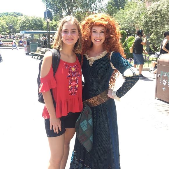 Meet your Posher, Azra - Picture 1 of 1